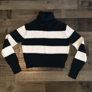 UK2LA Crop Turtle Neck Sweater